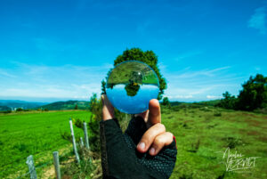 Lens Ball Paysage, Saint Pierreville (Ardèche)