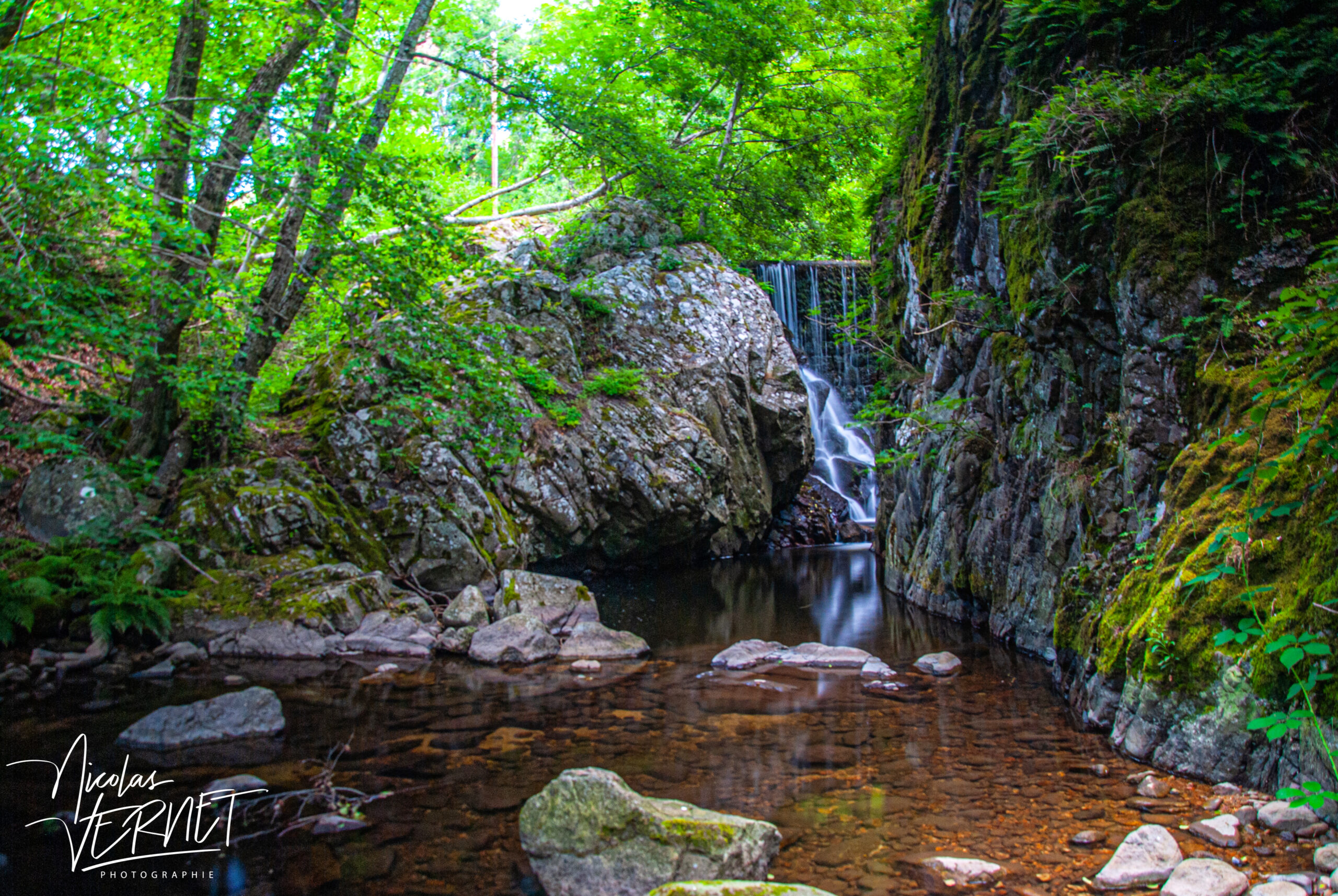 Cascade sur la rivière la Veyruègne (pose longue), Saint-Pierreville (Ardèche)