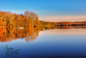 Couché de soleil sur le Lac du Coiroux, Aubazines (Corrèze)