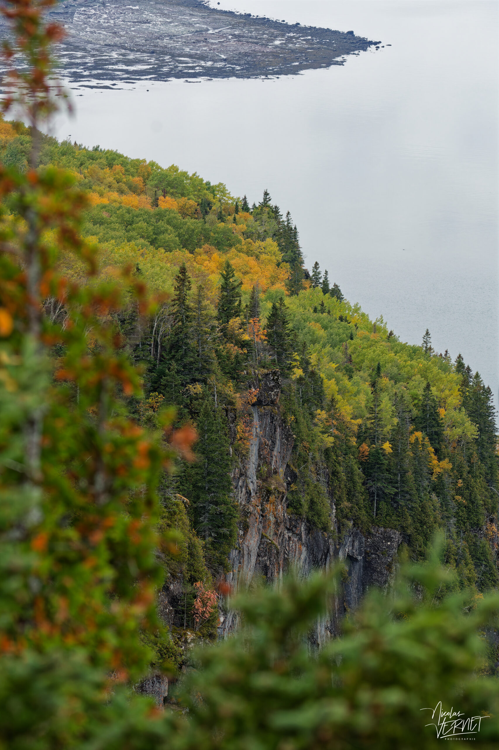 Vue depuis le belvédère du Pic Champlain à l'automne, parc national du Bic, Saint-Fabien, Canada