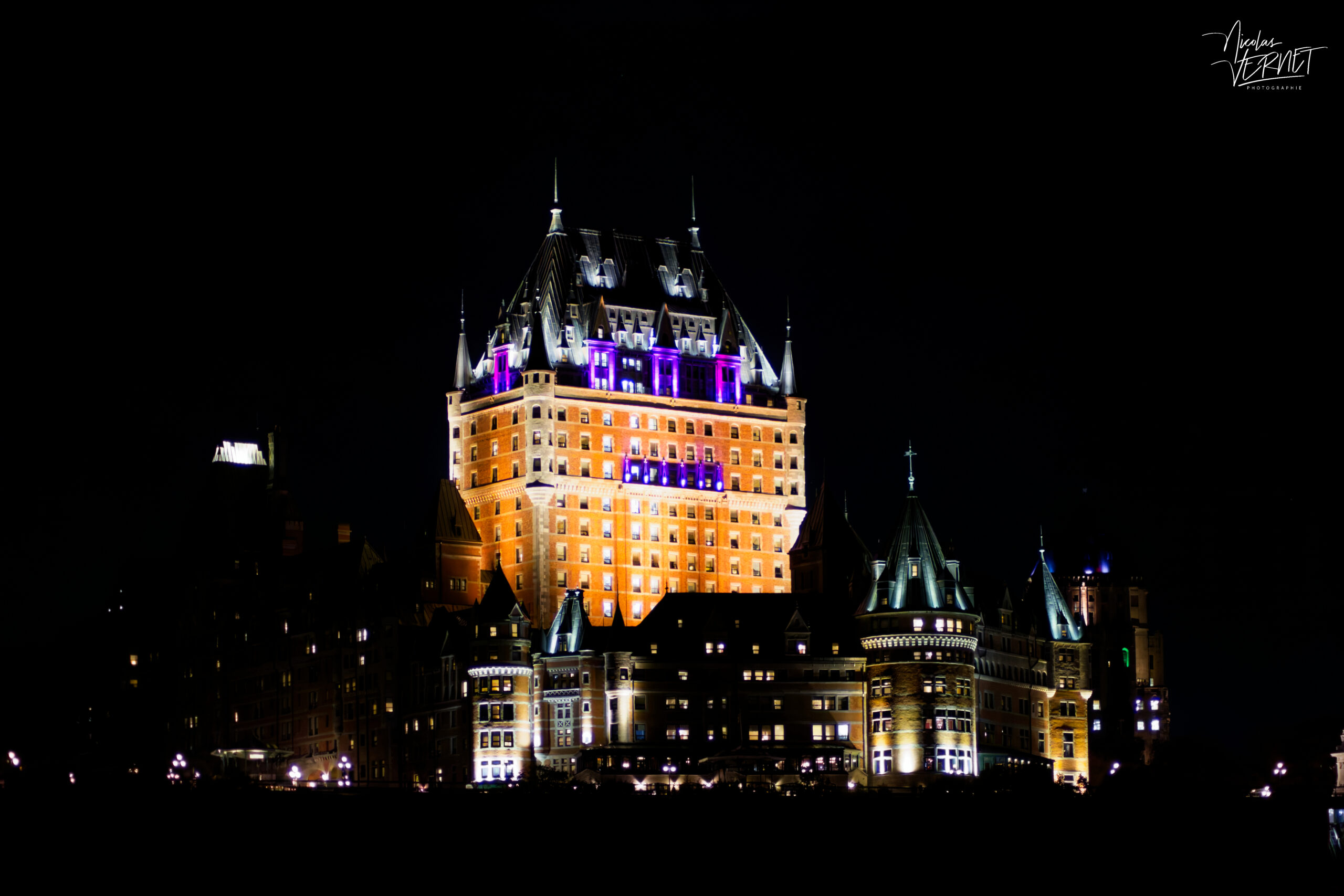 Fairmont Le Château Frontenac illuminé de nuit, Québec, Canada