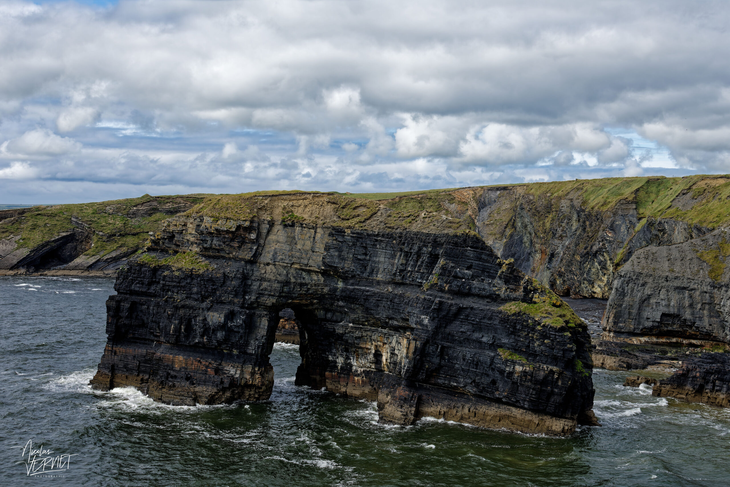 Virgin Rock vue depuis la promenade des falaises de Ballybunion, Co. Kerry, Irlande