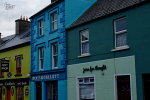 Façades colorées de Strand Street, Dingle, Co. Kerry, Irlande