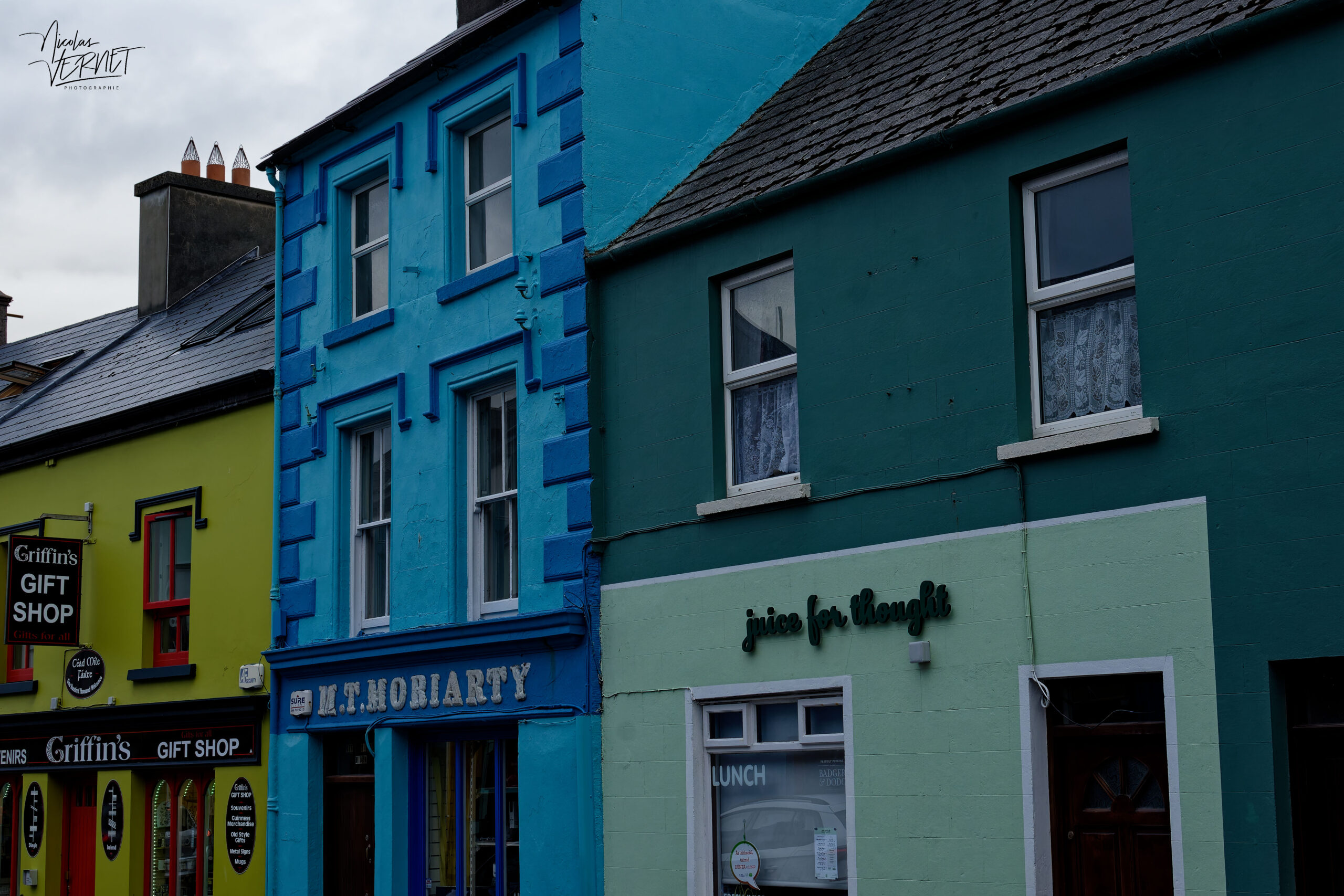 Façades colorées de Strand Street, Dingle, Co. Kerry, Irlande