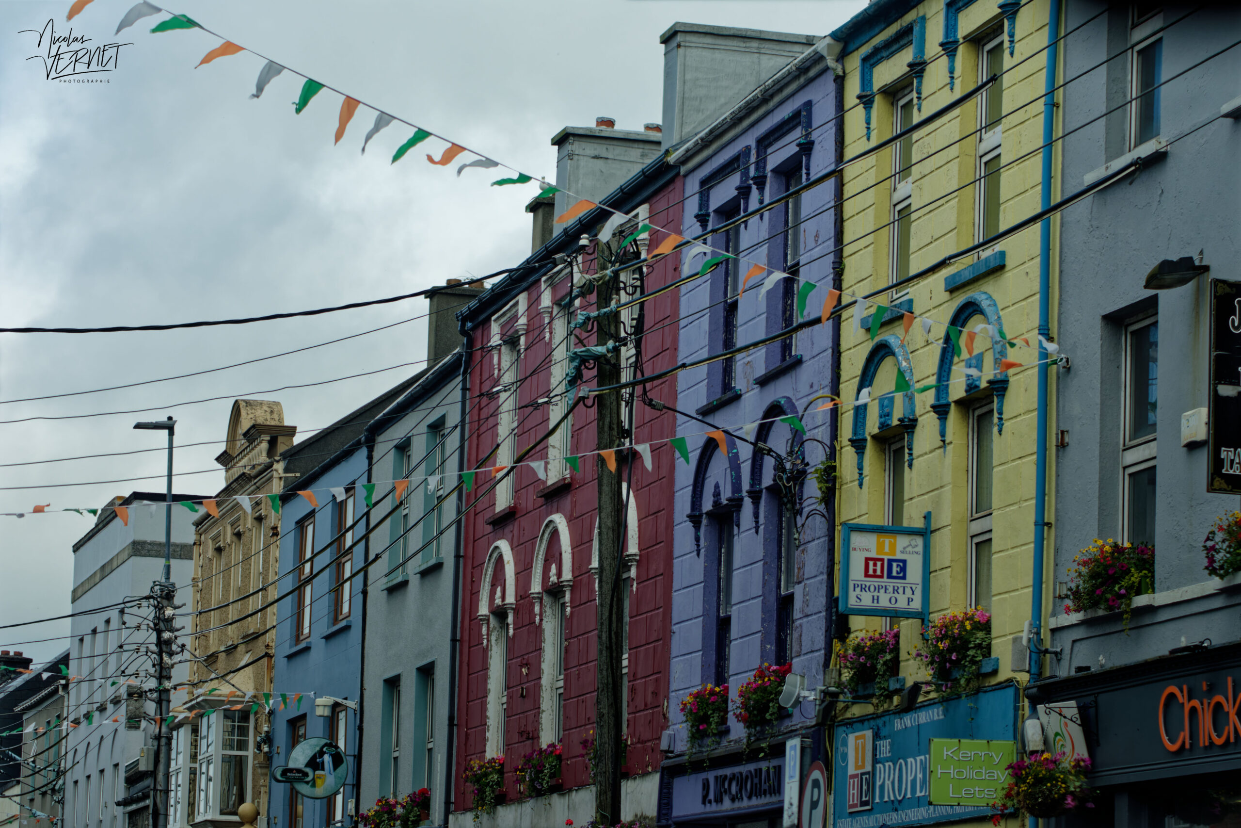 Rue colorée, Cahersiveen, Co. Kerry, Irlande