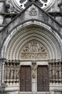 Porte d'entrée de la cathédrale Saint-Finbarr de Cork, Cork, Irlande