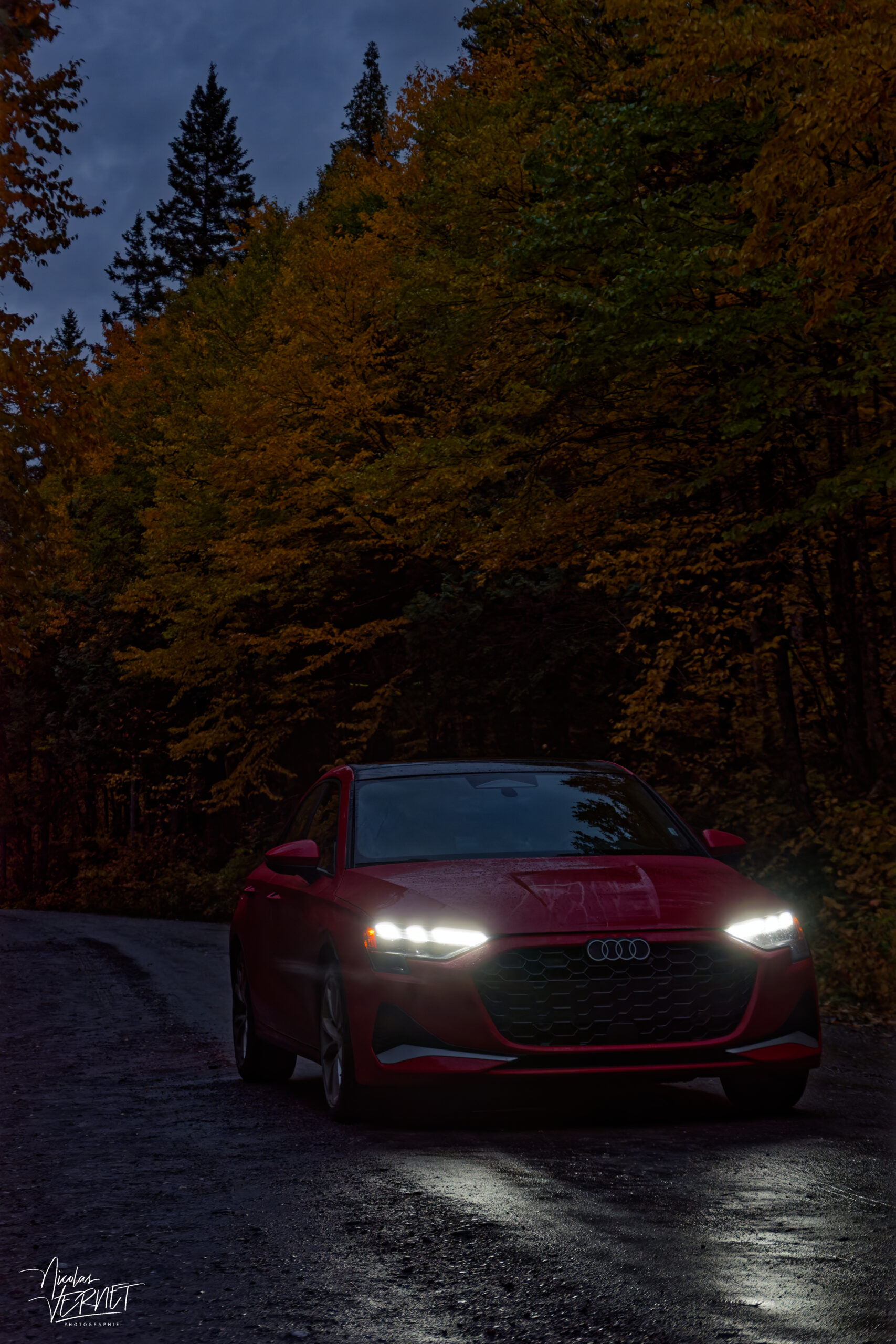 Audi A3 2025, 40 TFSI quattro de nuit sur un chemin, Cap-au-Renard, Canada