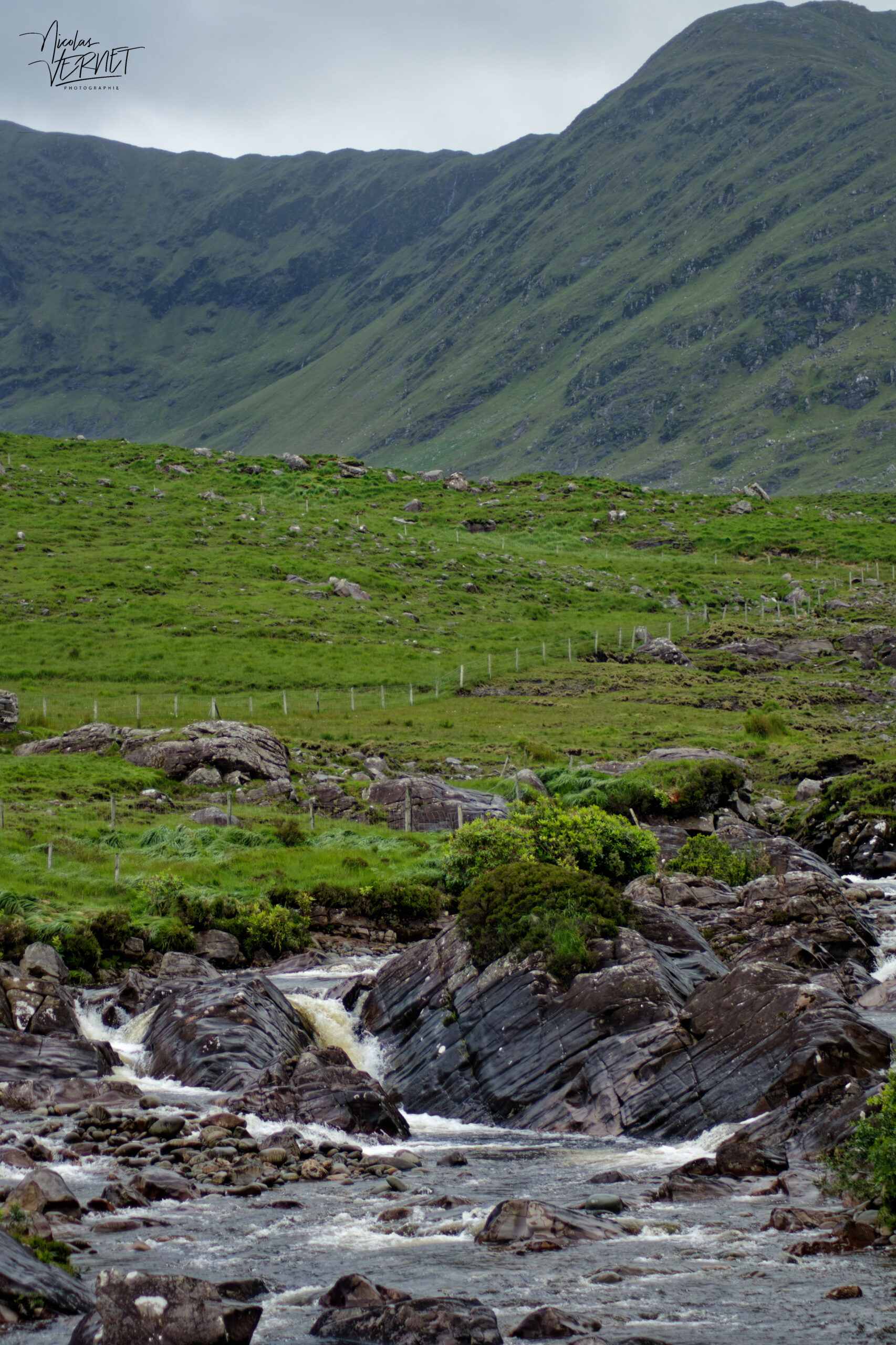 Rivière depuis le pont de Glennacally, Co. Mayo, Irlande