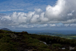 Tourbière et vue panoramique depuis les sentiers de Diamond Hill sur l'archipel côtier du Connemara, Letterfrack, Co. Galway, Irlande
