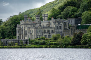 Abbaye de Kylemore et lac de Pollacapall, Pollacappul, Co. Galway, Irlande