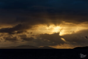 Coucher de soleil sur la baie de Glassillaun, Co. Galway, Irlande
