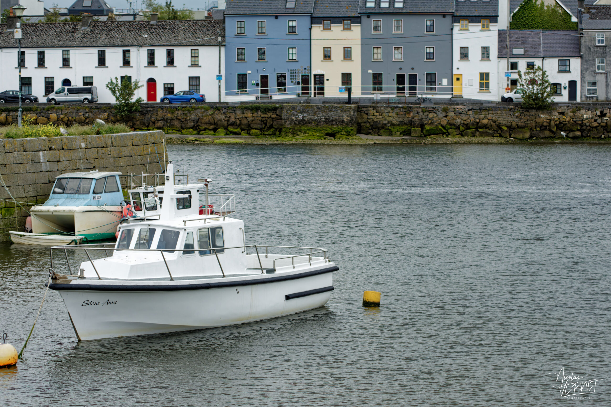 Le "Silent Anne" devant The Long Walk dans le port de Galway, Irlande