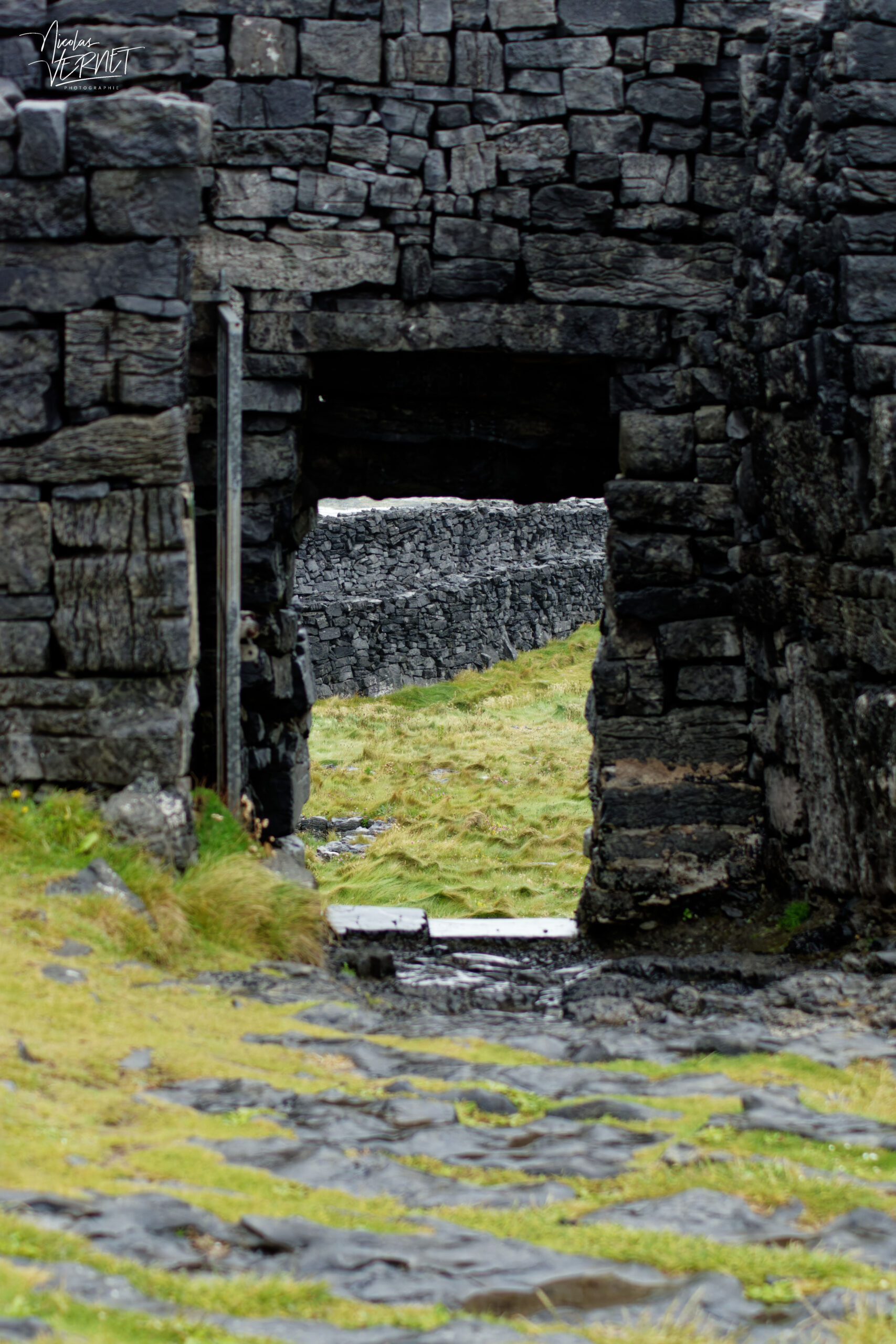 Entrée du fort préhistorique de Dún Aengus (Dún Aonghasa), île d'Inish Mór, Co. Galway, Irlande