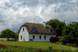 Cottage irlandais traditionnel à toit de chaume, Kinvarra, Co. Galway, Irlande