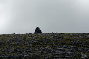 Cairn dans le Burren, Co. Clare, Irlande