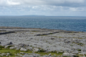 Murroughtuohy Viewpoint (vue sur les îles d’Aran depuis le Burren), Co. Clare, Irlande