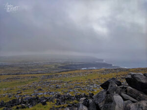 Falaises au fort de Dún Aengus (Dún Aonghasa), île d'Inish Mór, Co. Galway, Irlande