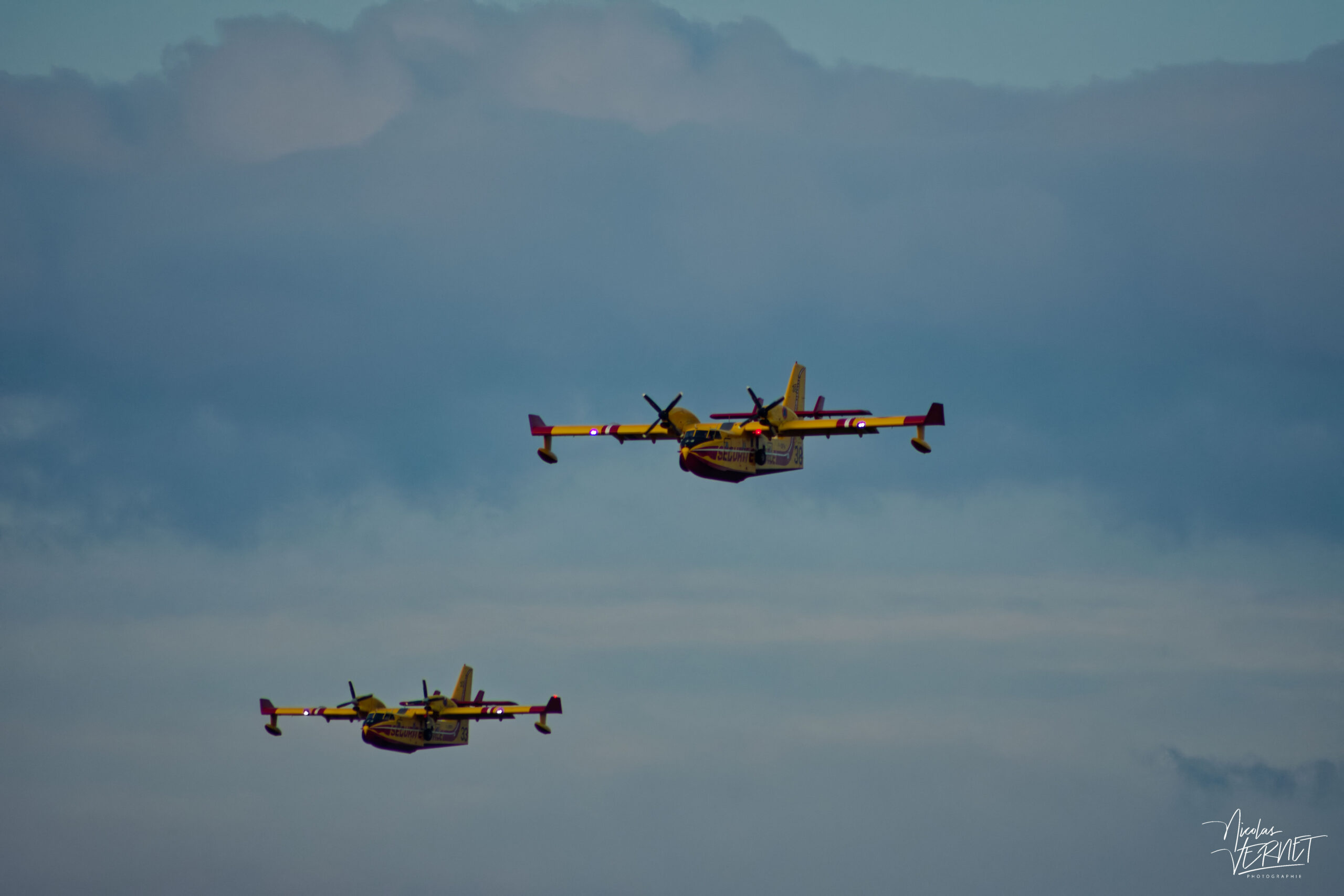 Deux Canadairs CL-415 de la Sécurité Civile, Rochemaure (Ardèche)