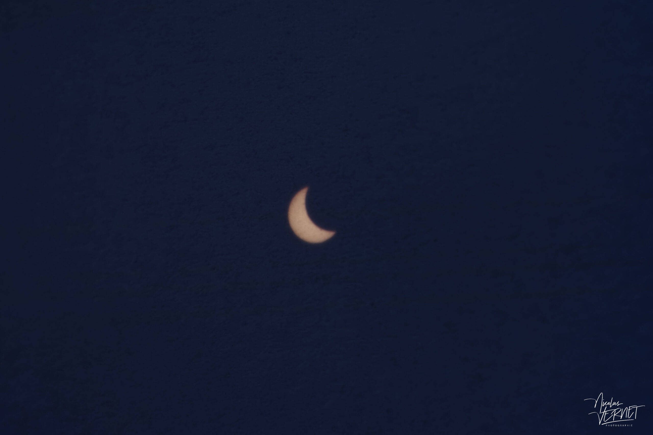 Éclipse solaire du 12 août 2026 projetée via un sténopé, Baix (Ardèche)